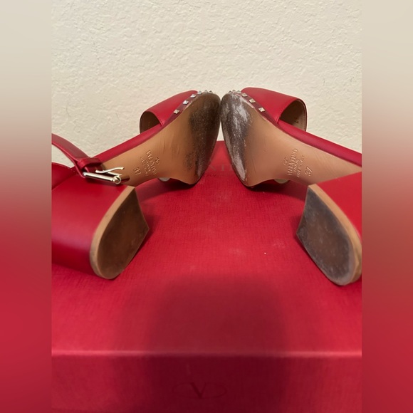 Valentino Garavani Sandals - Picture 6 of 8